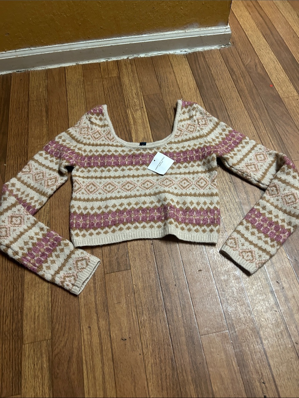 American Eagles Cropped Fair Isle Sweater – Cream with Pink Pattern - Picture 4 of 7